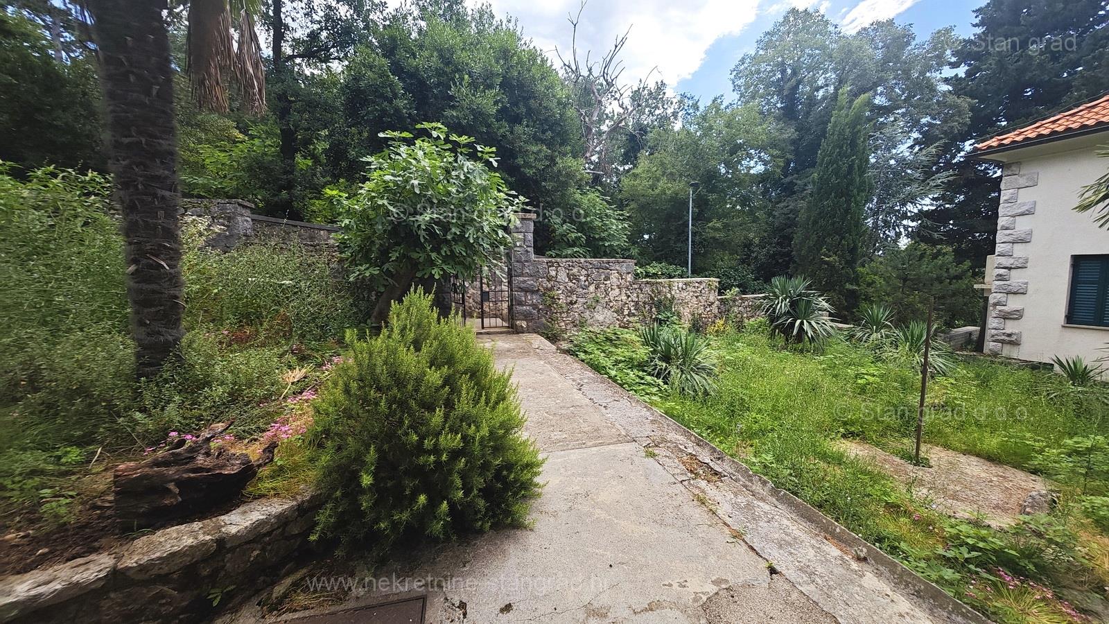 Crikvenica, apartment on the ground floor, second row to the sea! Opportunity!