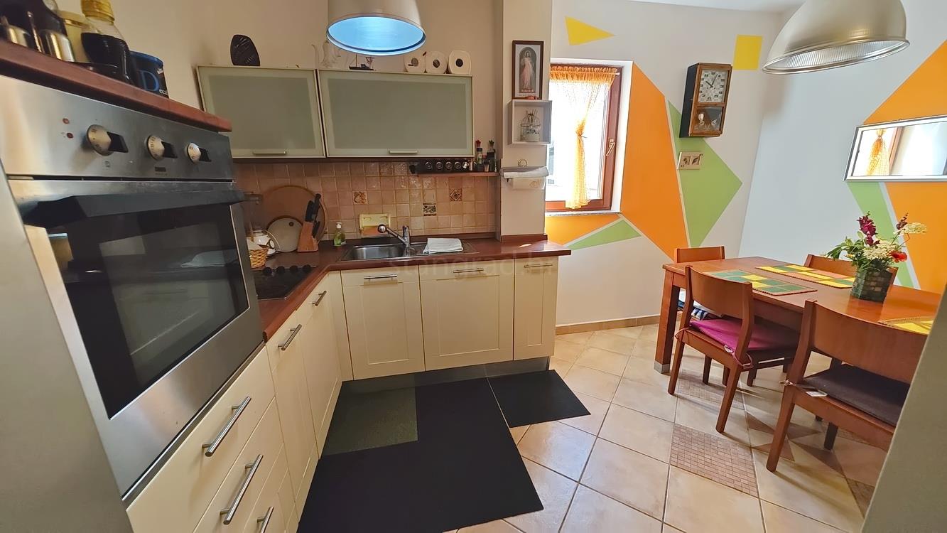Punat area, three-bedroom ground floor apartment with two terraces!