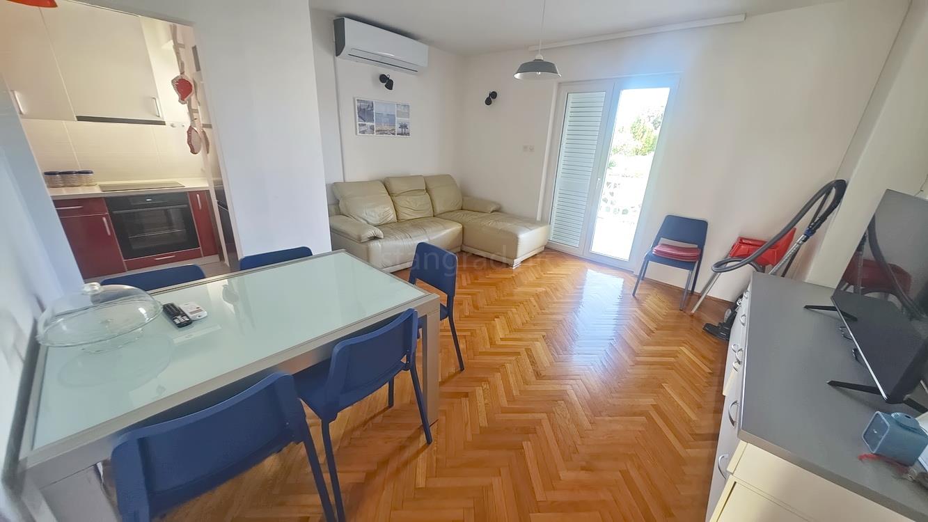 Krk, semi-detached house with three residential units in an excellent location!