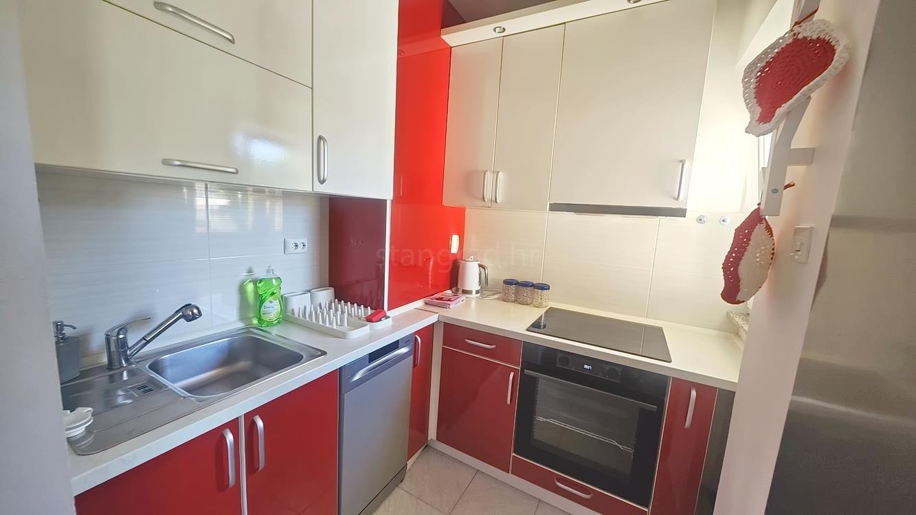 Krk, semi-detached house with three residential units in an excellent location!