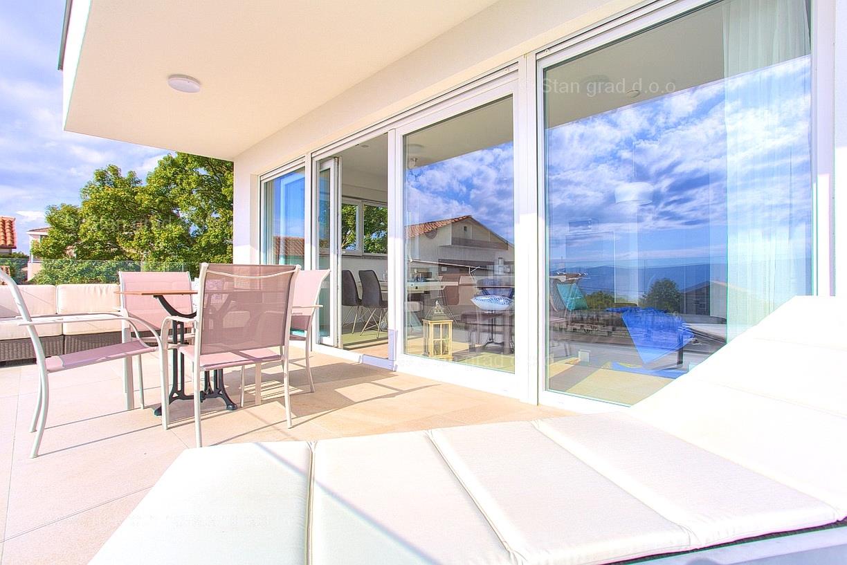 Krk area, apartment on the 1st floor with a sea view!