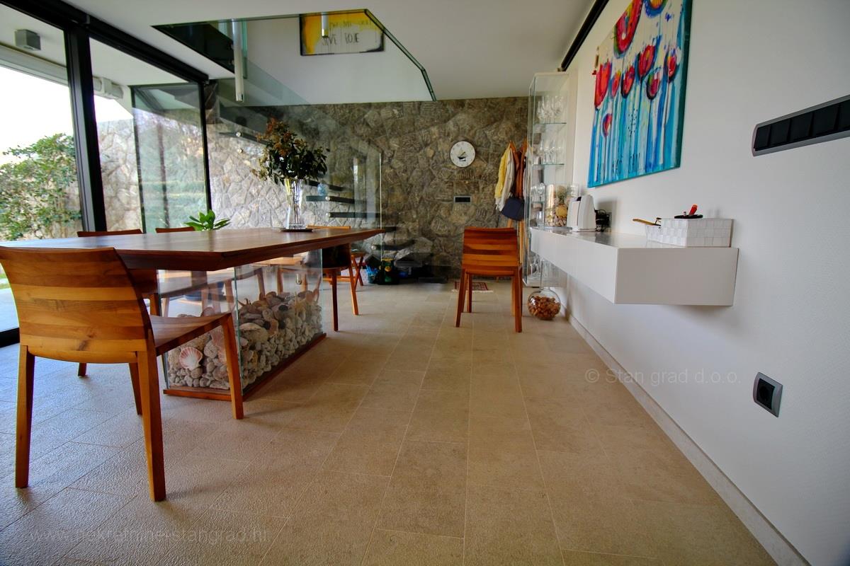 Malinska, attractive modern apartment with garden and garage, For Sale