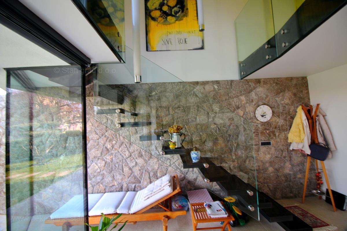 Malinska, attractive modern apartment with garden and garage, For Sale