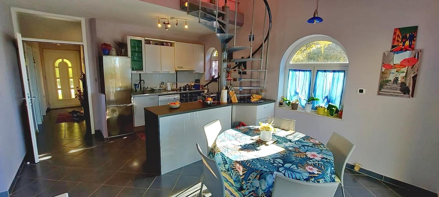 Omišalj, detached house with 4 apartments close to the beach!
