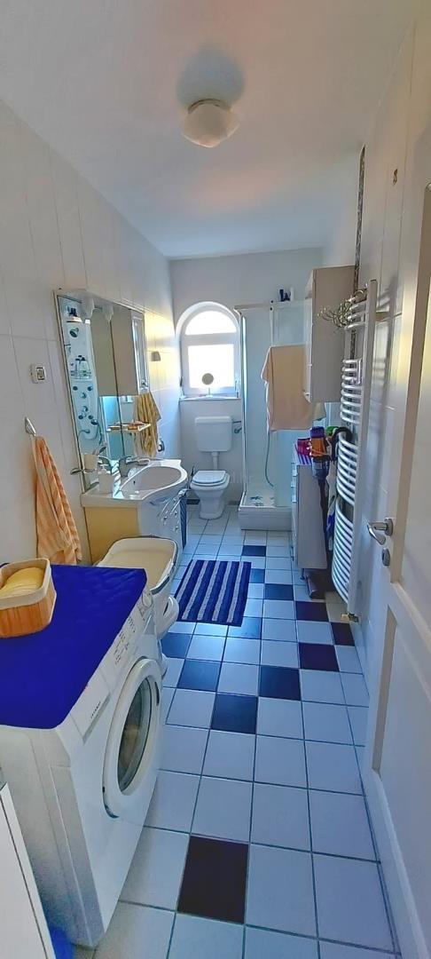 Omišalj, detached house with 4 apartments close to the beach!