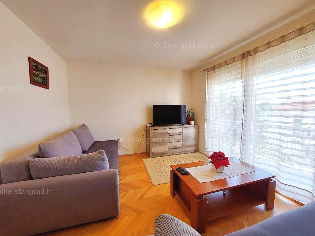 Crikvenica, floor of the house with terraces and garage, 300 m from the sea!