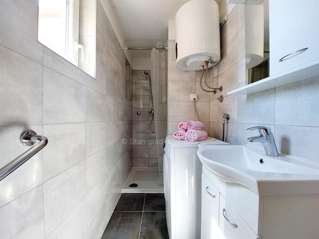 Crikvenica, floor of the house with terraces and garage, 300 m from the sea!