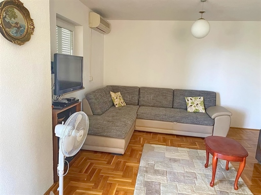 Malinska, comfortable ground floor apartment near the sea!