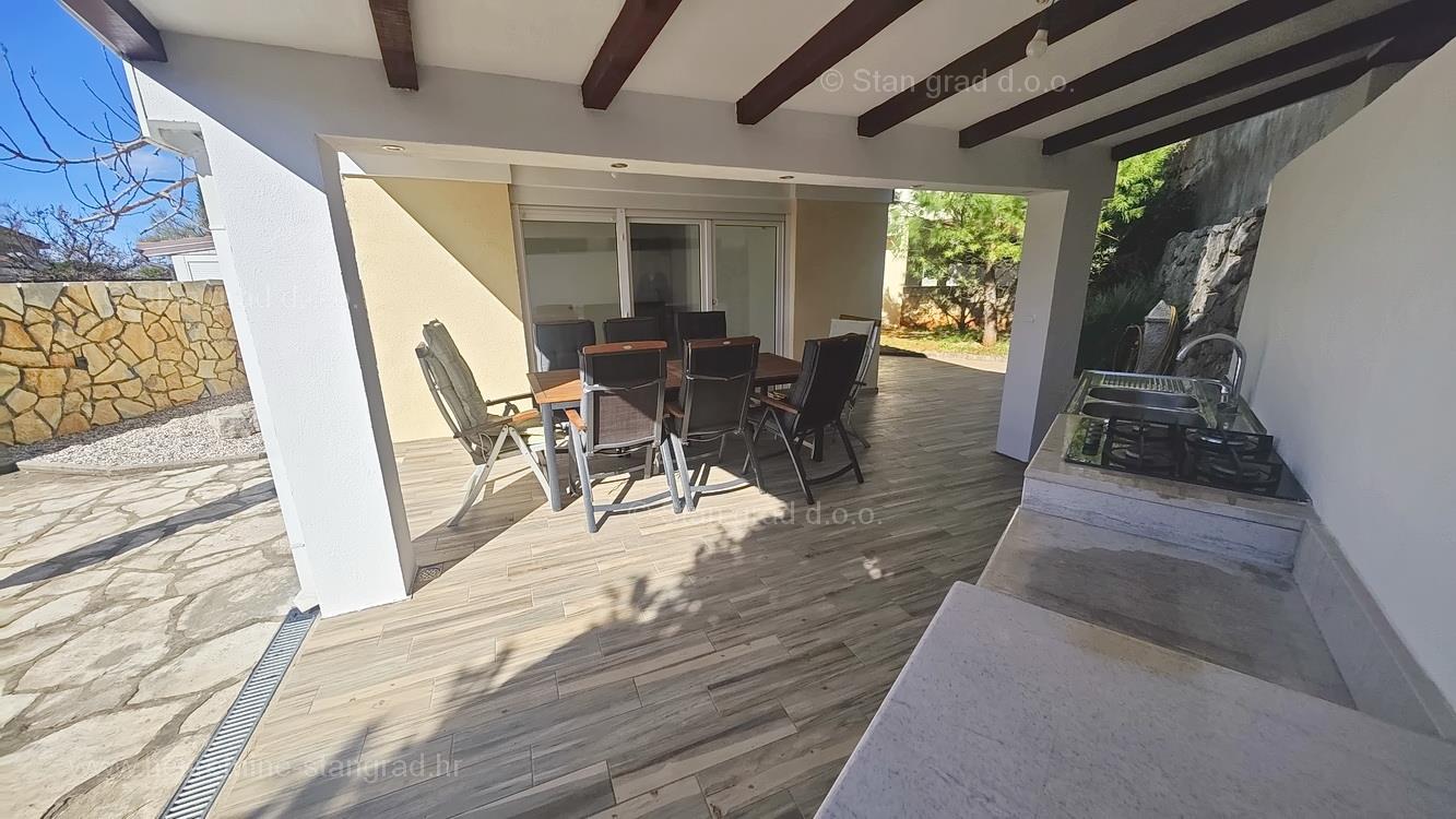 Krk, ground floor apartment in a good location!