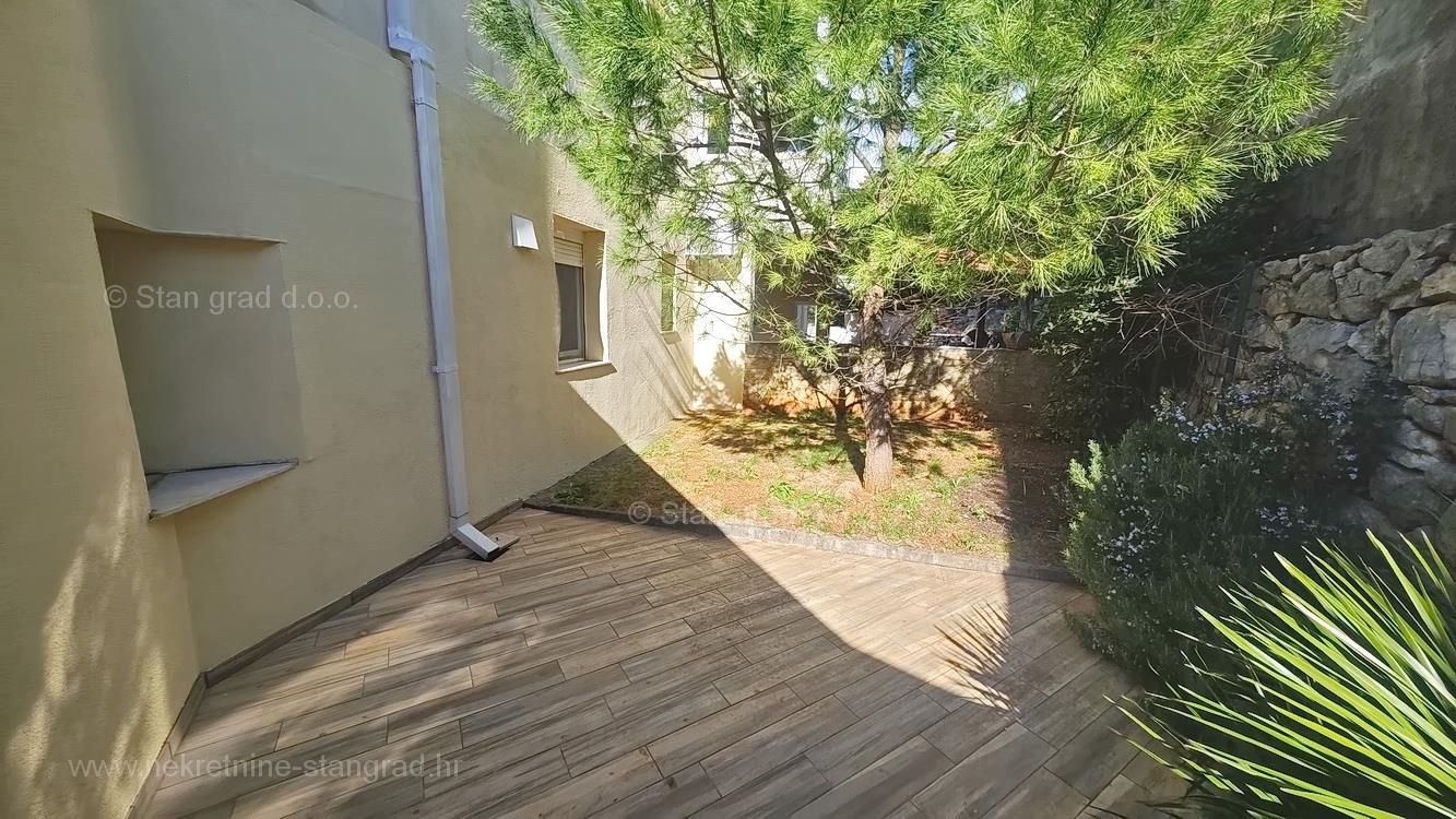 Krk, ground floor apartment in a good location!