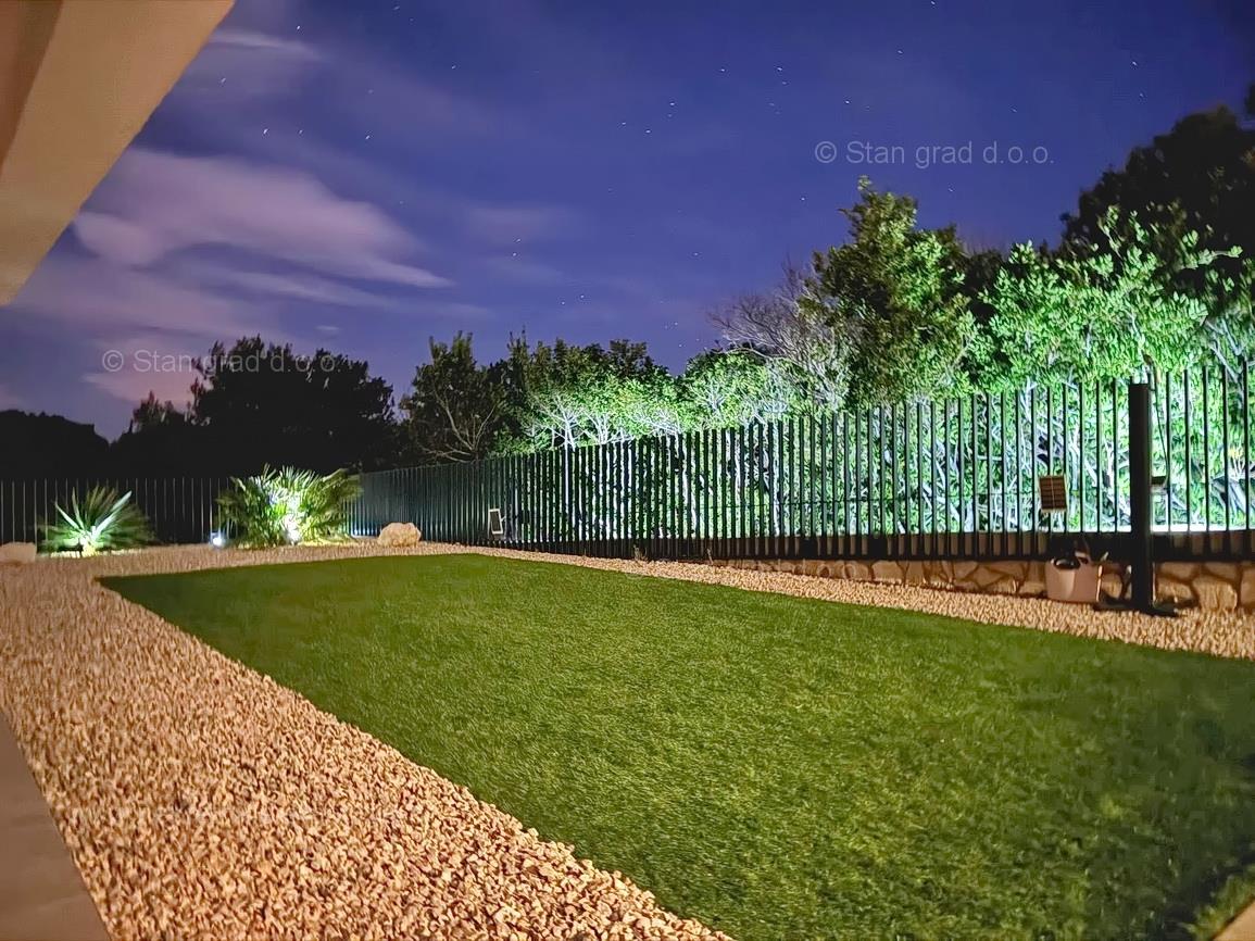 Krk, modern two-bedroom apartment on the ground floor with a garden!