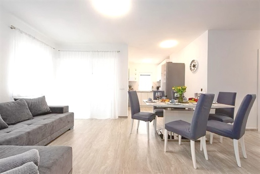 Soline Bay, furnished apartment on the 1st floor near the sea!