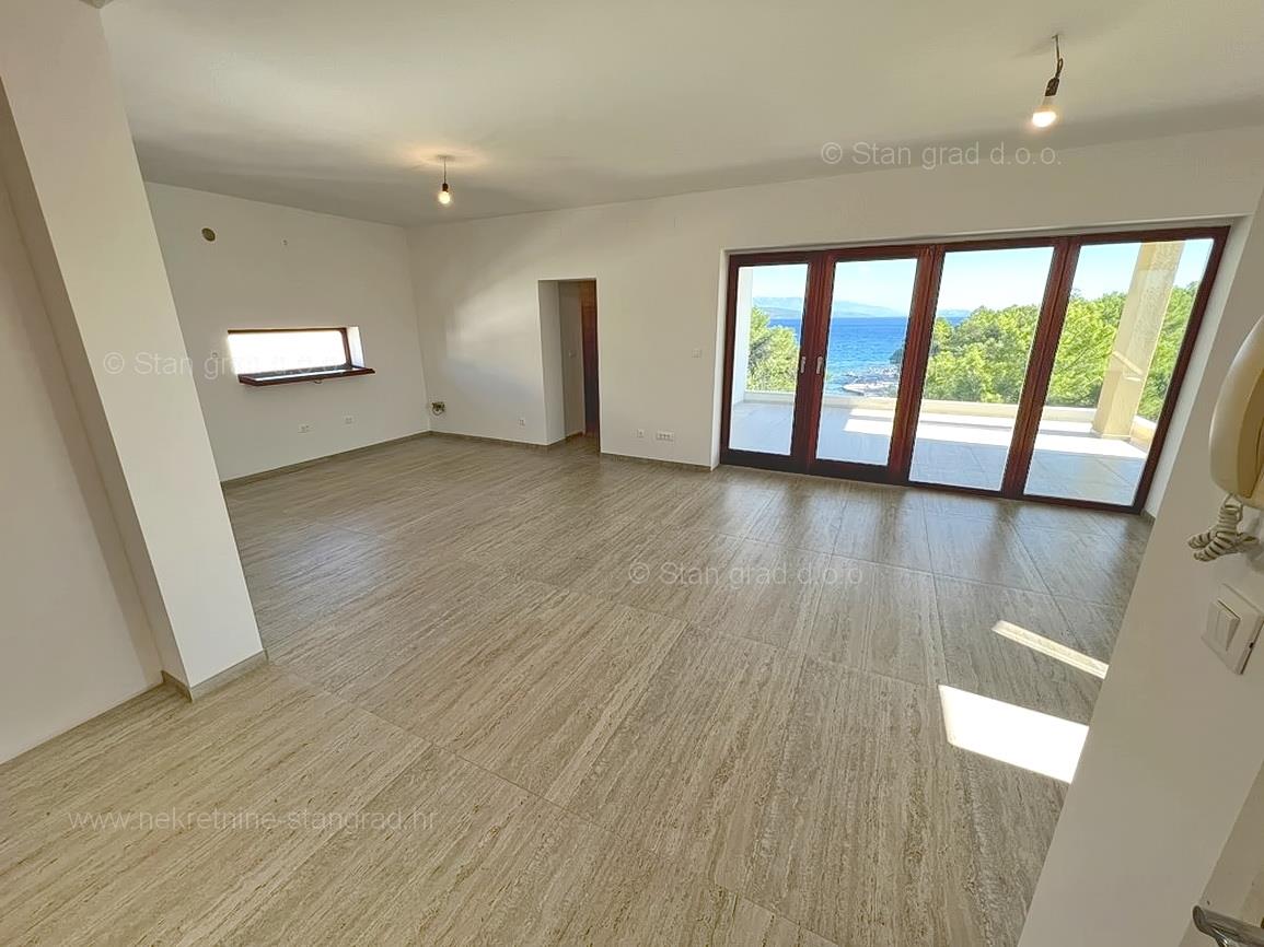 Krk, penthouse close to the sea with panoramic views!