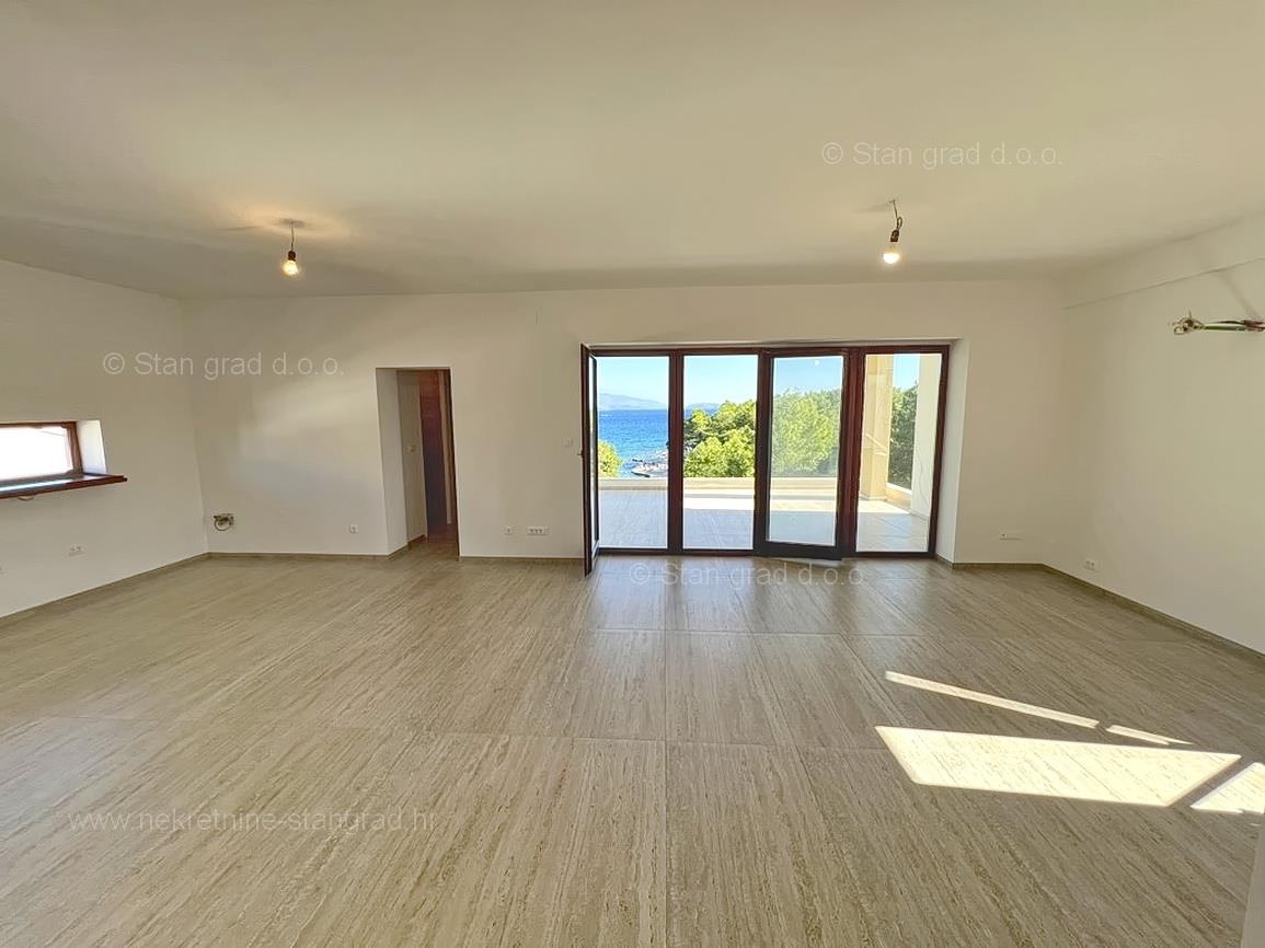 Krk, penthouse close to the sea with panoramic views!