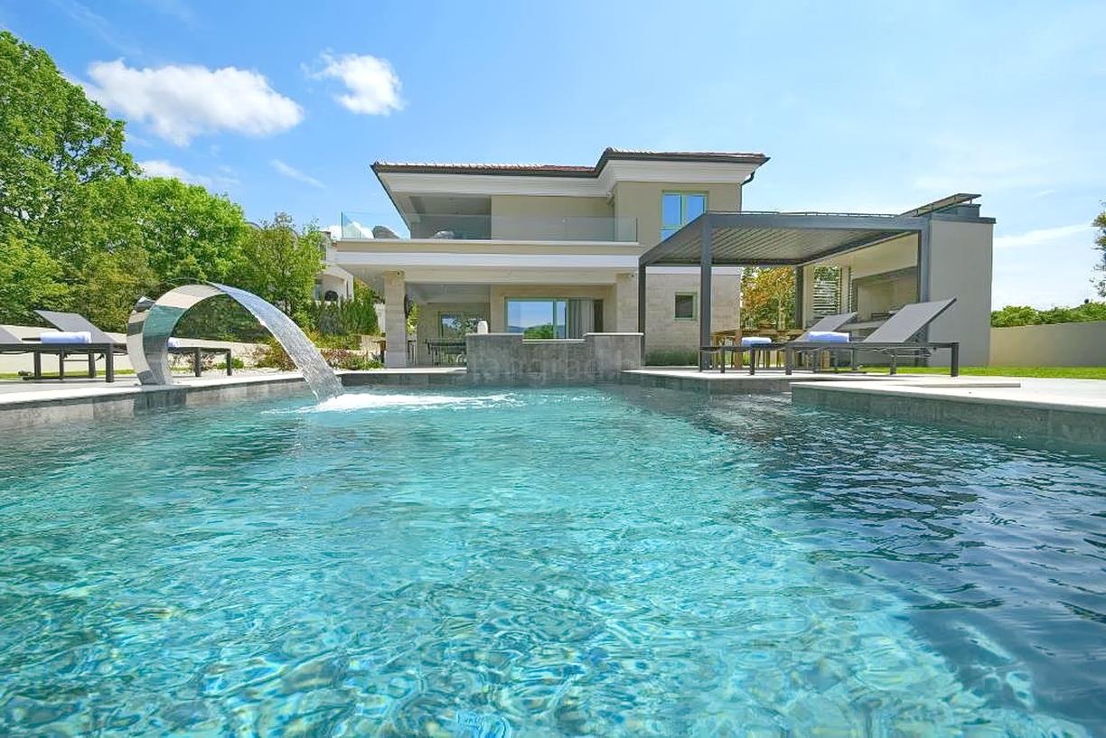 Krk, surroundings, Mediterranean villa with a spacious garden!