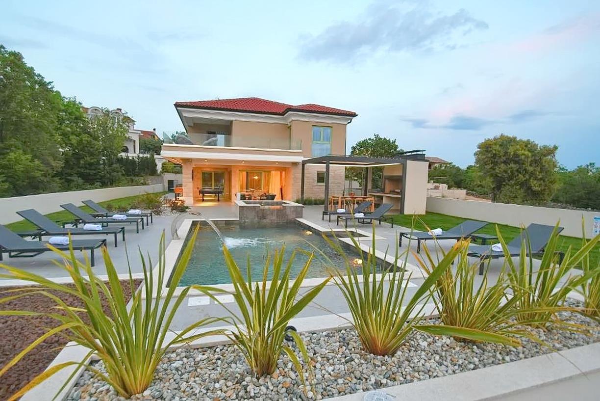 Krk, surroundings, Mediterranean villa with a spacious garden!