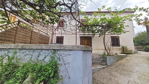 Malinska, semi-detached house in an exceptional location near the sea!