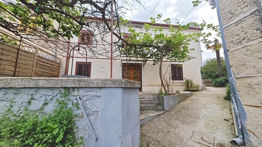 Malinska, semi-detached house in an exceptional location near the sea!