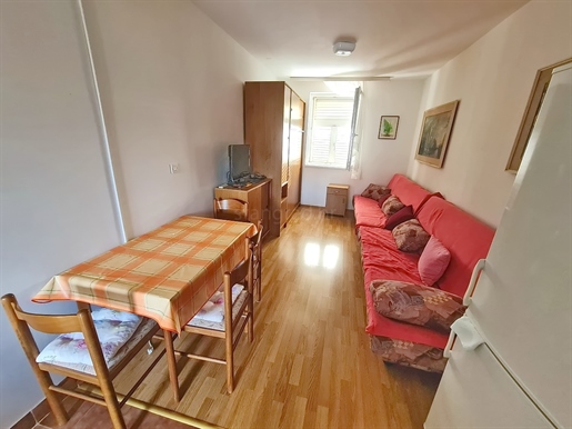 Njivice, furnished apartment close to the sea!