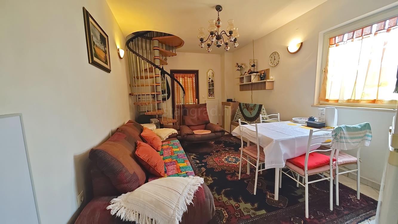 Njivice, furnished duplex apartment with terrace!