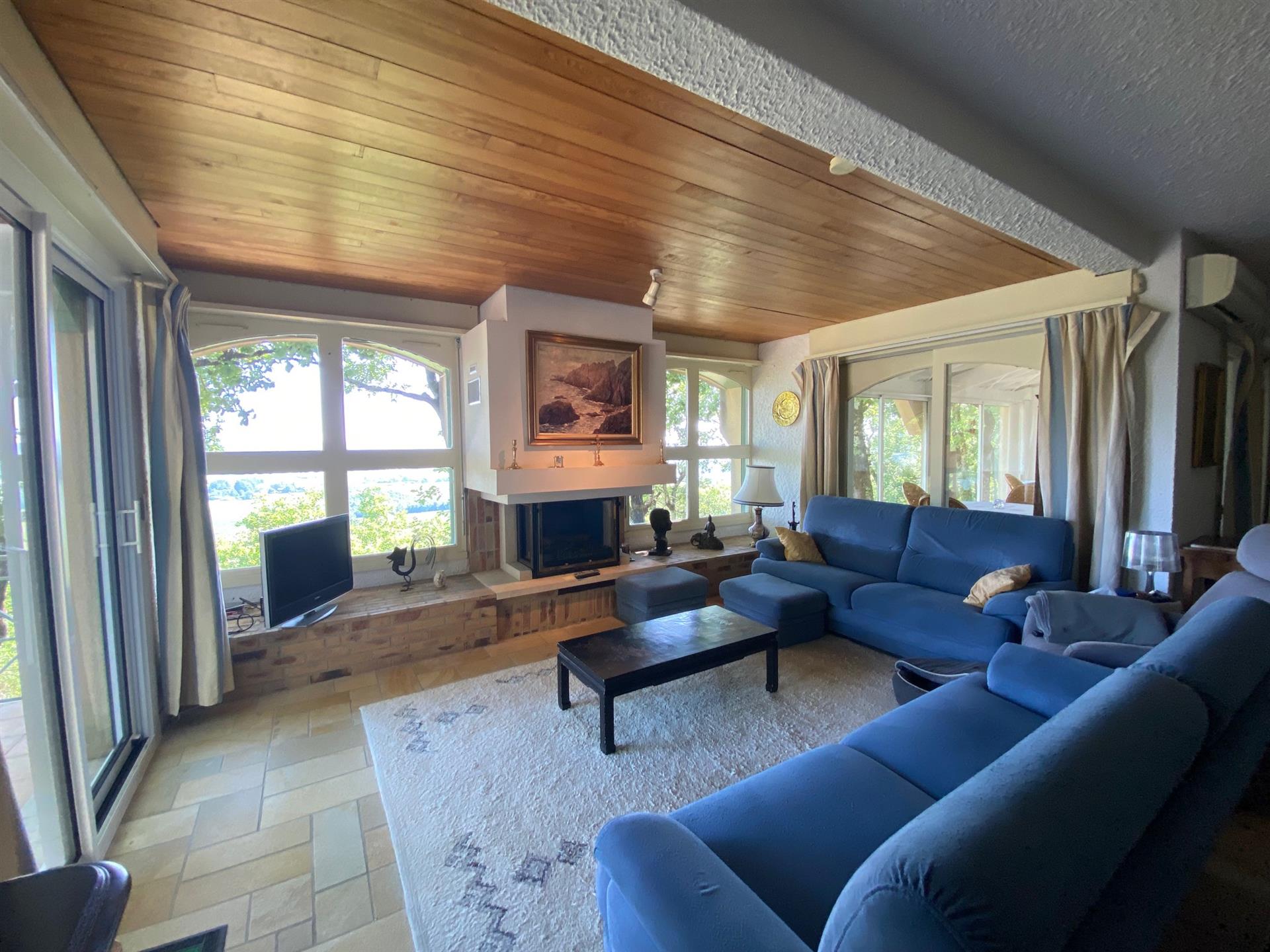 Compra: Vivenda (46700)