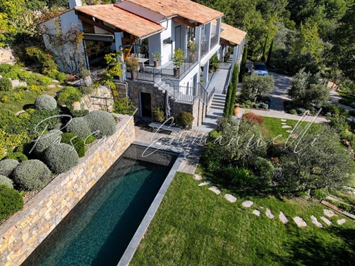 Ensemble de 2 Maisons totalisant 352m2 sur 6500m2 de jardins piscine sur Seillans 3 328 000 euros