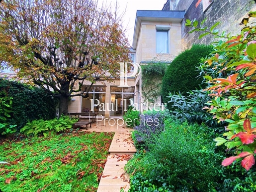 Bourgeois Residence in Bordeaux - Croix Blanche - Saint-Seurin 370 m²
