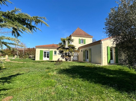 Villa of 225 m² with 180° views on a plot of 5600 m²