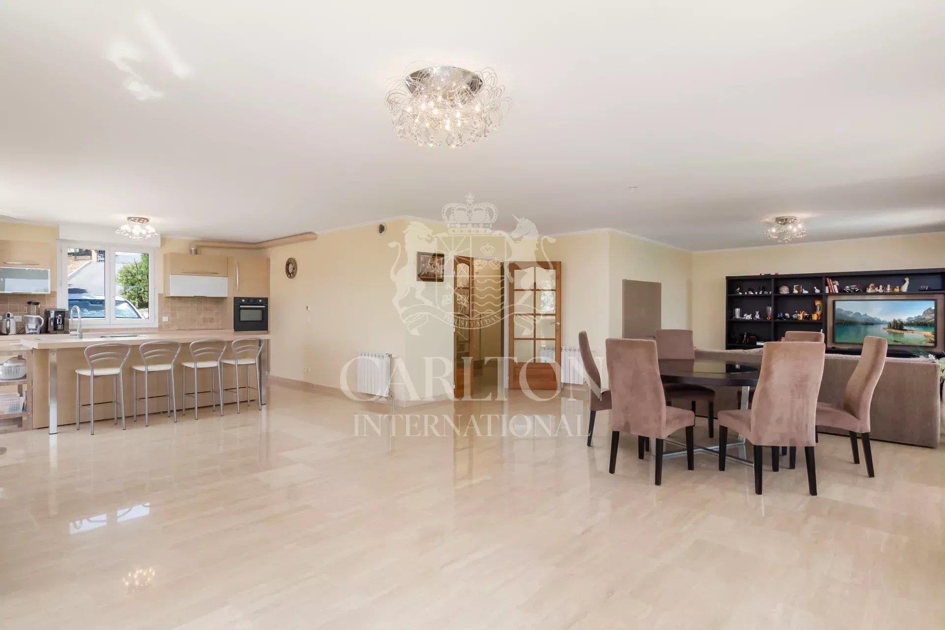 Co-Exclusivity Villa with sea view in estate in Nice