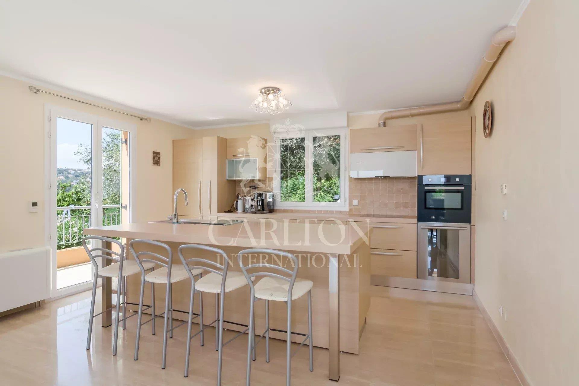 Co-Exclusivity Villa with sea view in estate in Nice