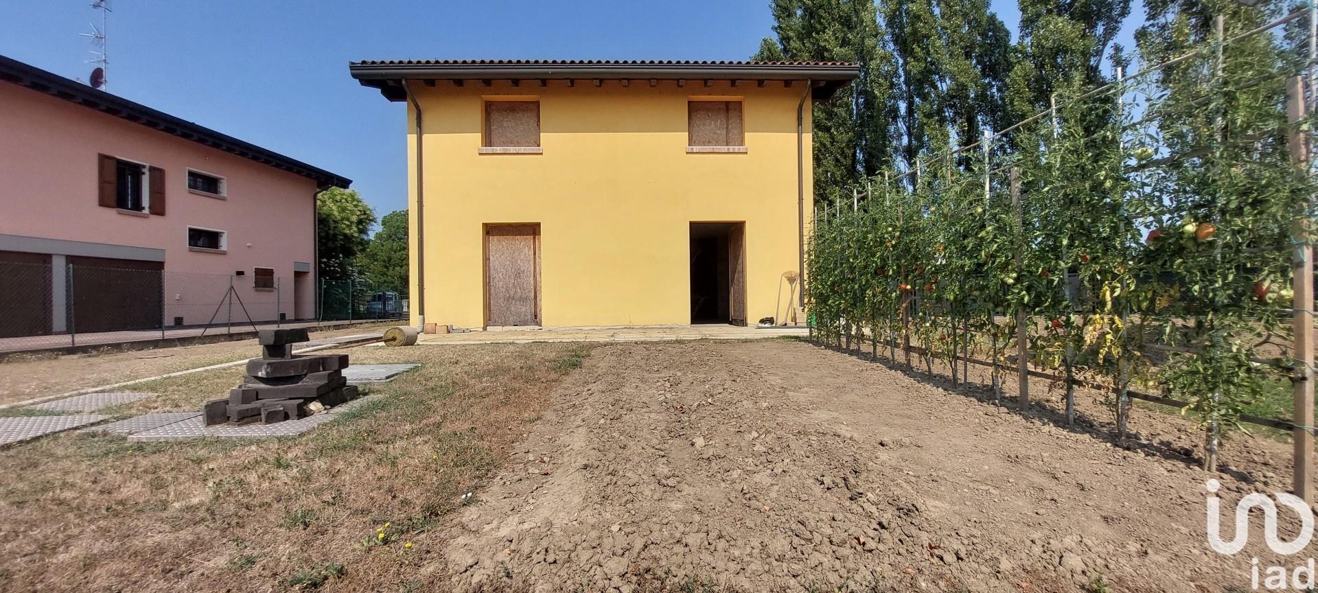 Sale Home 200 m² - 4 bedrooms