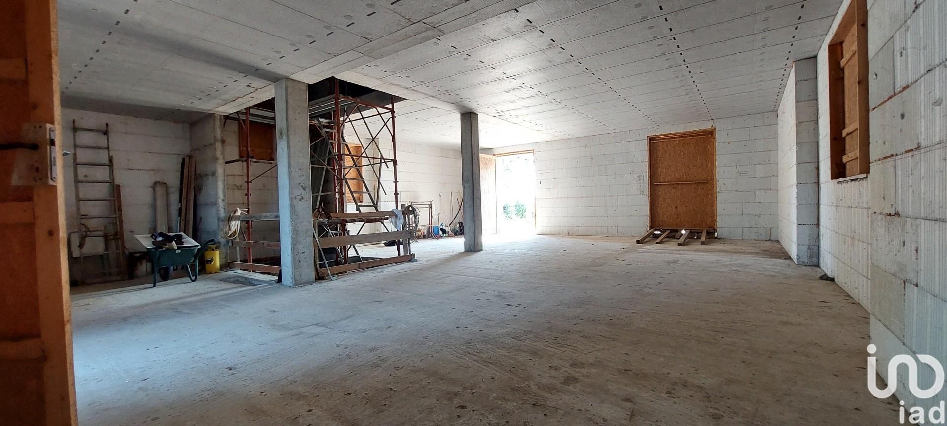 Sale Home 200 m² - 4 bedrooms