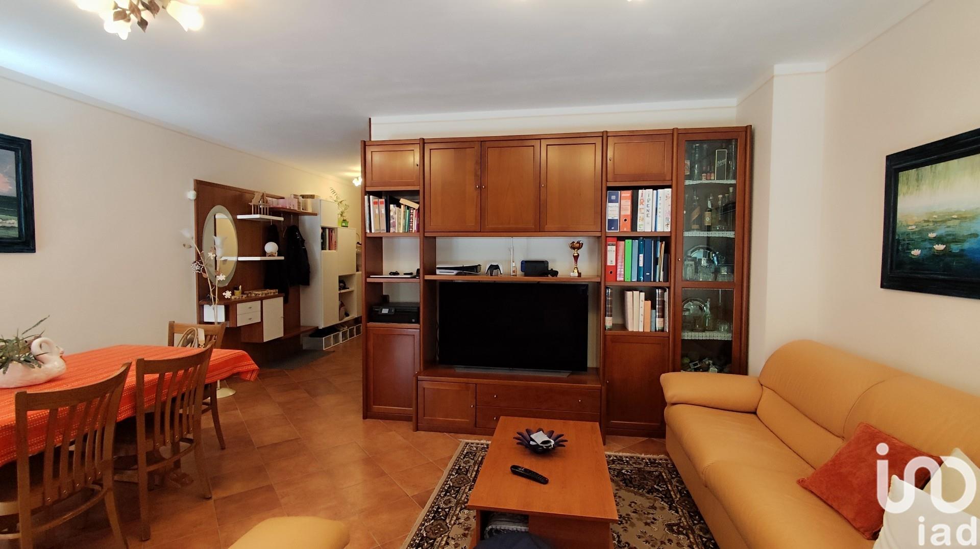 Sale Home 210 m² - 4 bedrooms