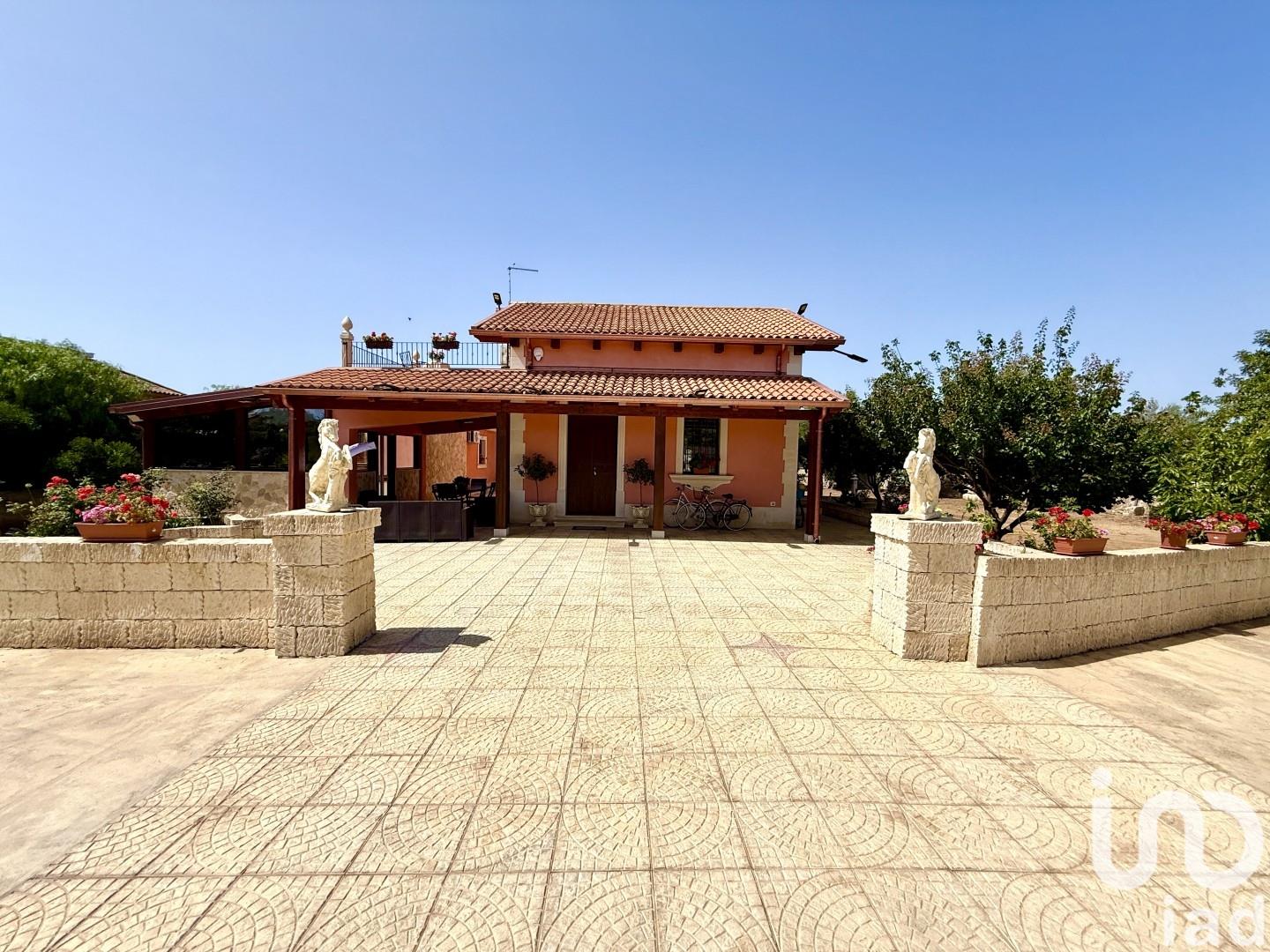 Sale Home 249 m² - 3 bedrooms