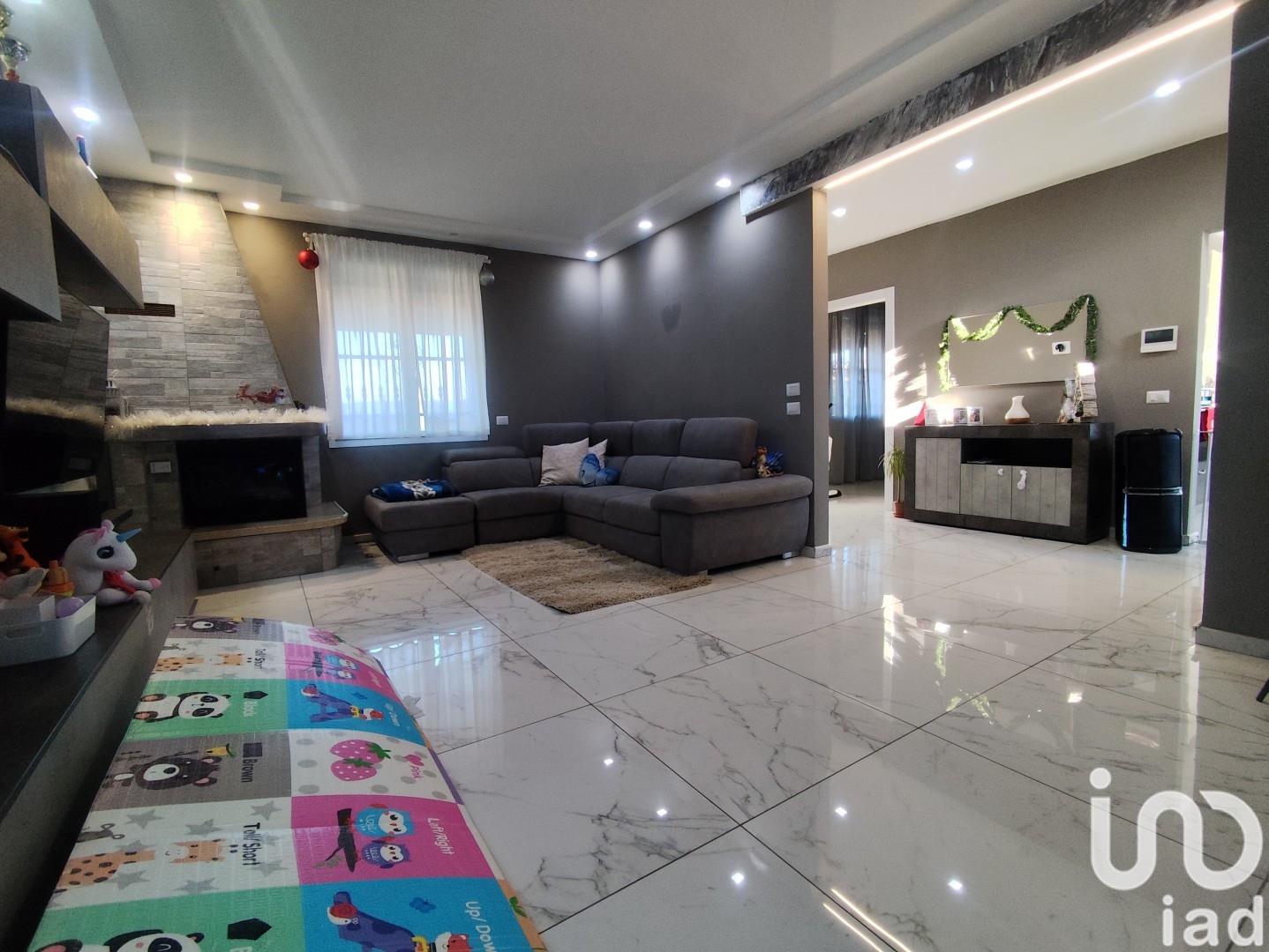 Sale Home 233 m² - 3 bedrooms
