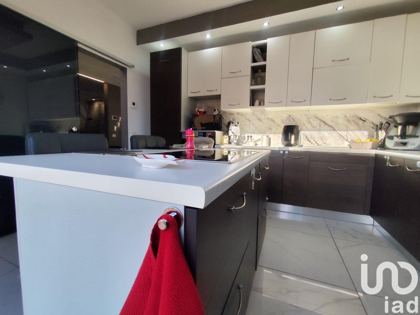Sale Home 233 m² - 3 bedrooms