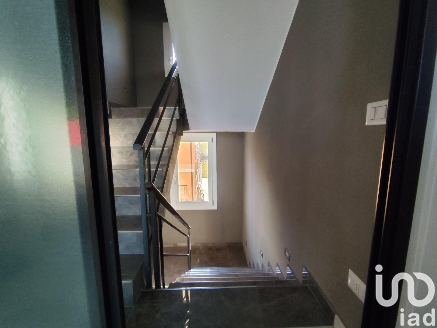 Sale Home 233 m² - 3 bedrooms