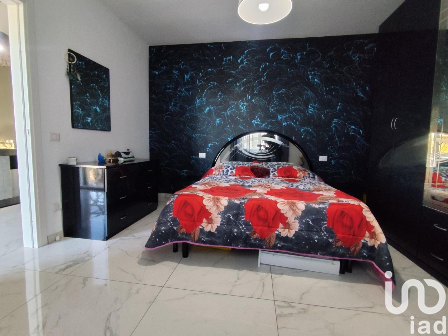 Sale Home 233 m² - 3 bedrooms