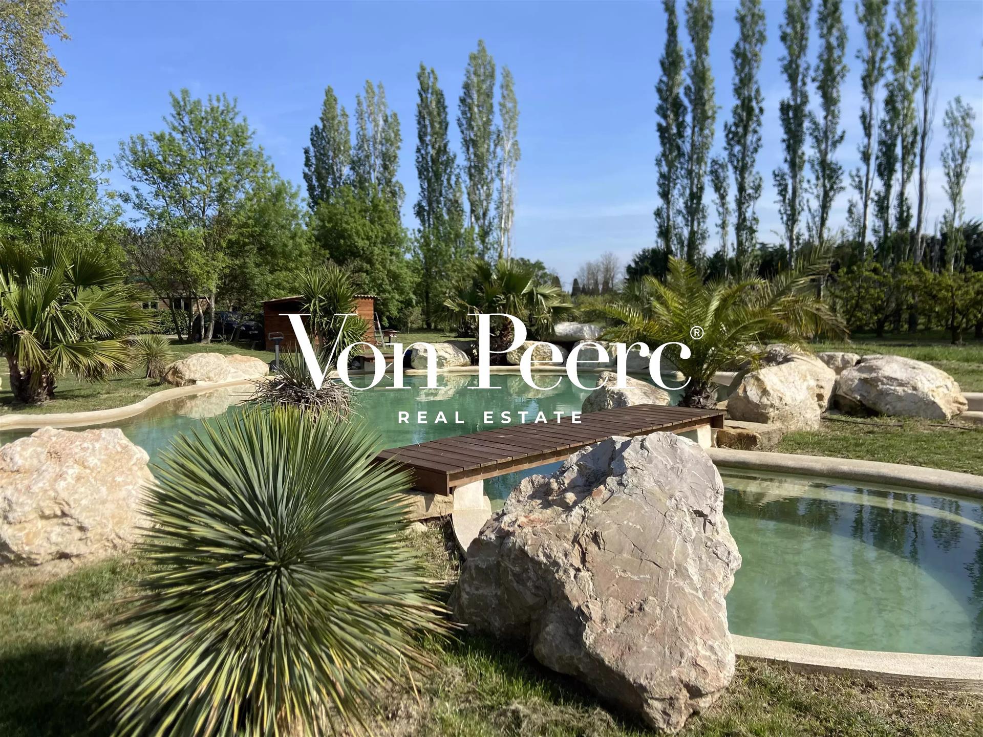 A vendre - Mas du XVIIe siècle à proximité d'Avignon