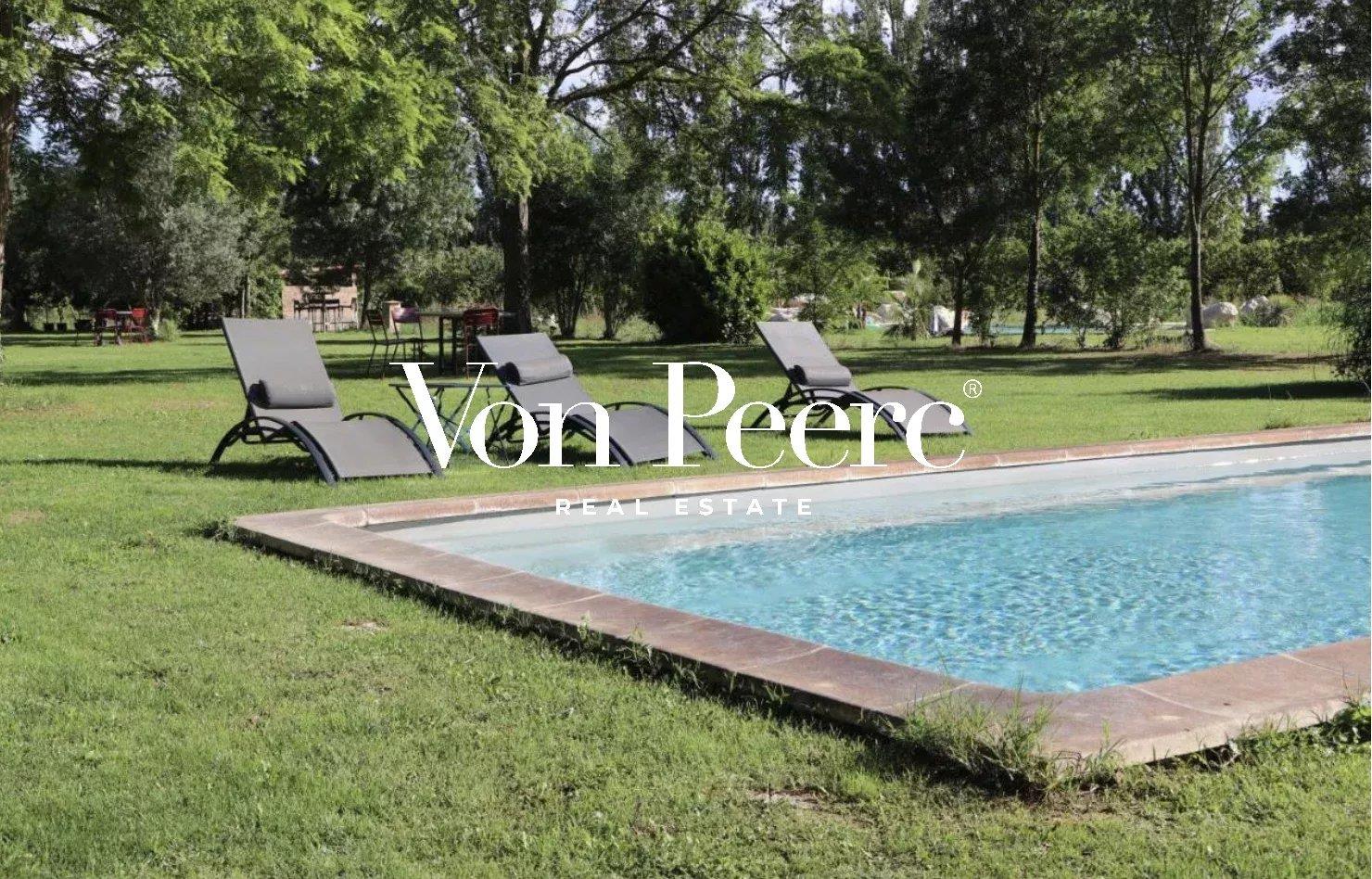 A vendre - Mas du XVIIe siècle à proximité d'Avignon