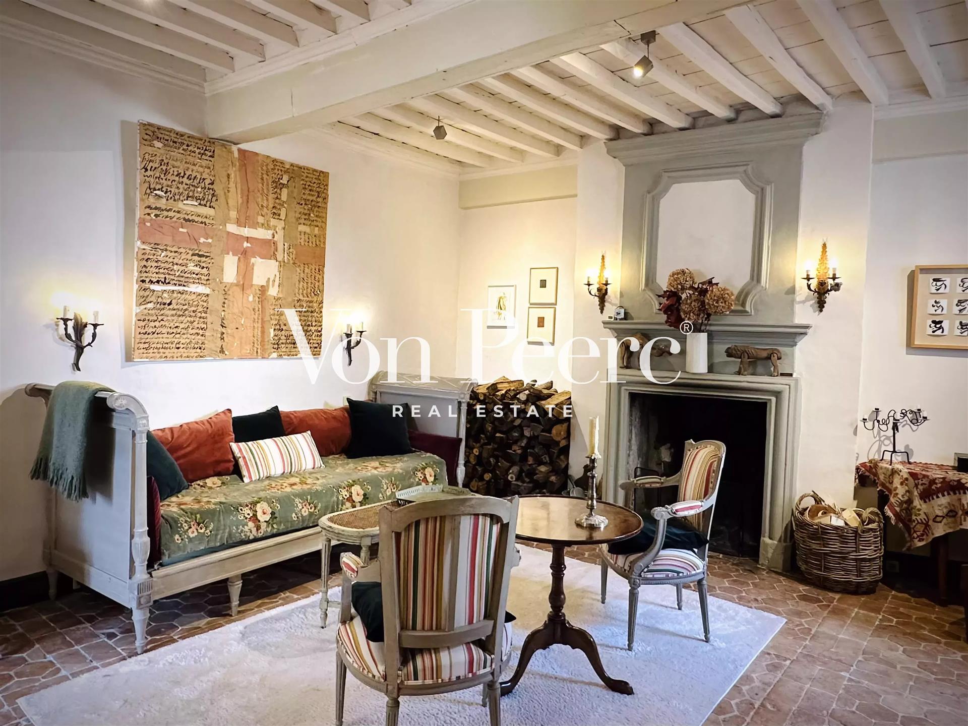 Rare address Appartment - Exceptional view of the Palais des Papes.