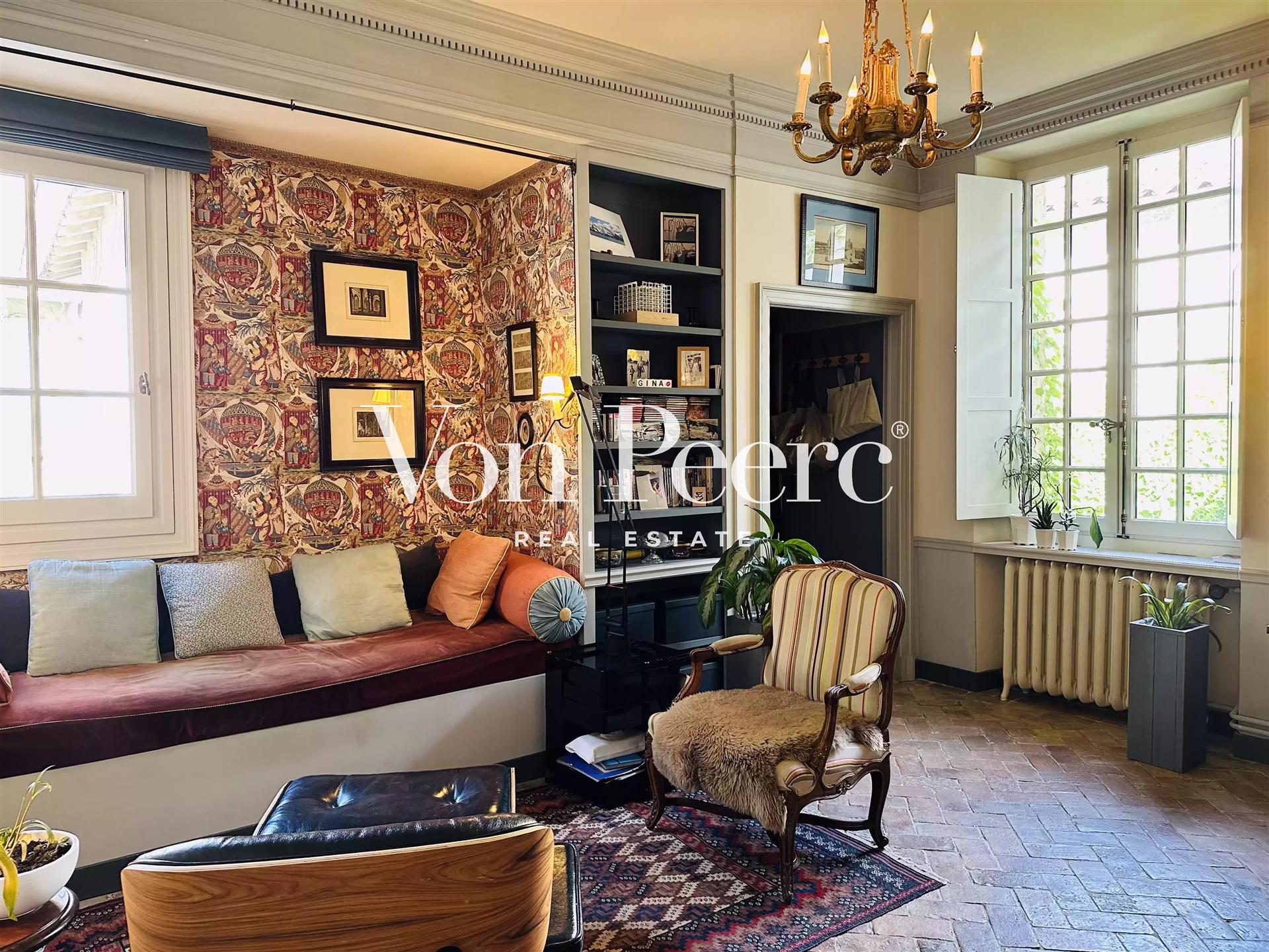 Rare address Appartment - Exceptional view of the Palais des Papes.