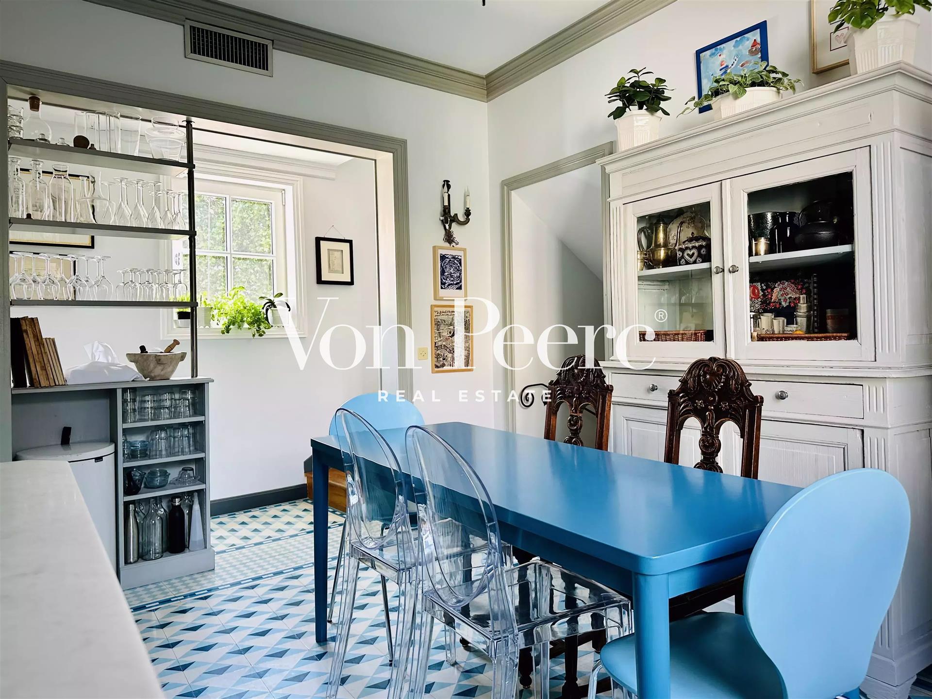 Rare address Appartment - Exceptional view of the Palais des Papes.