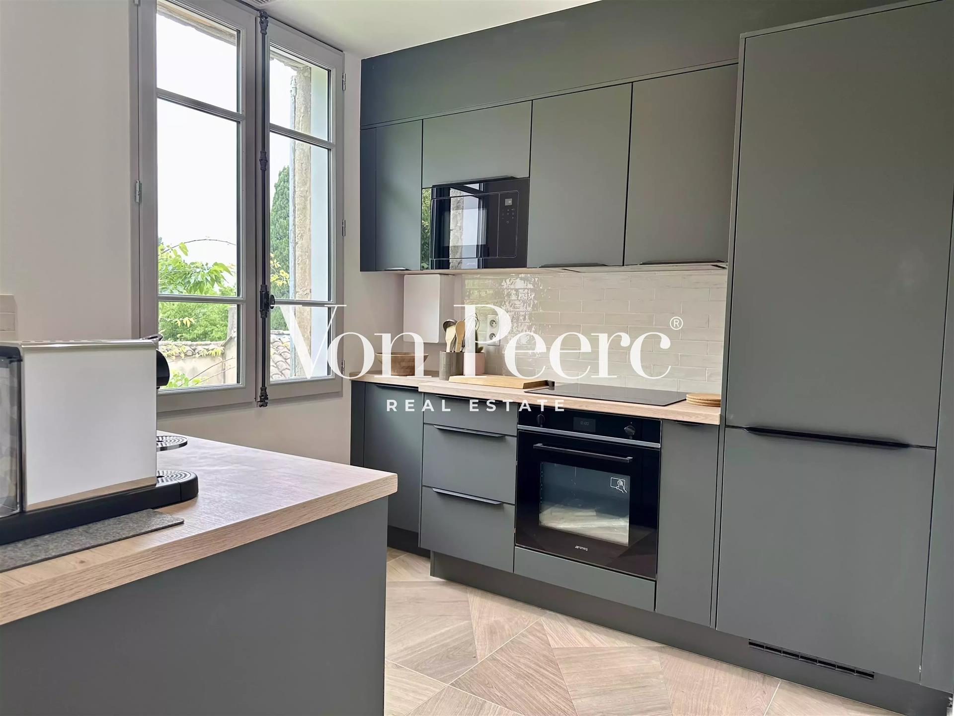 For Sale - Exceptionnel appartment in Palais des Papes Place
