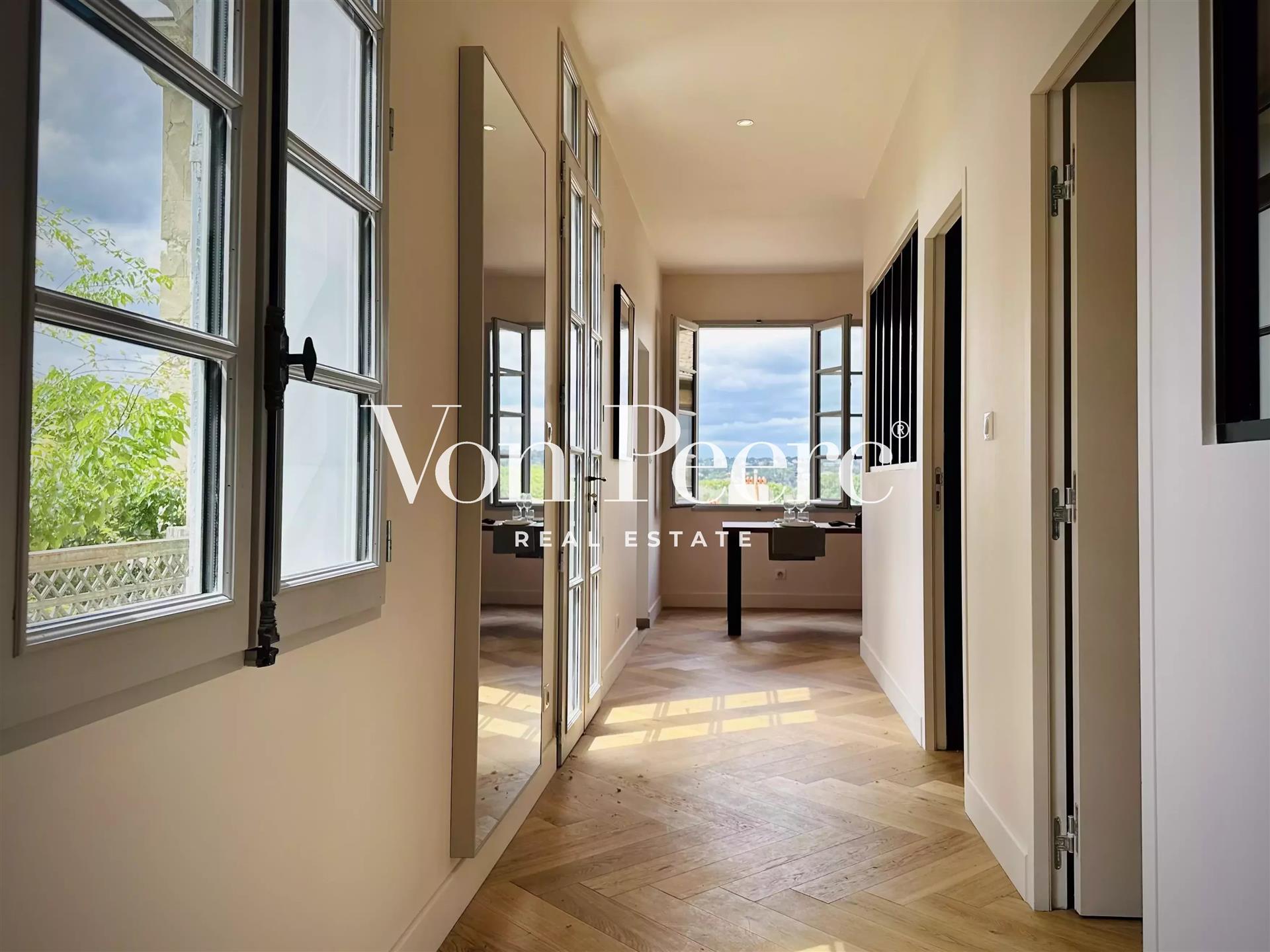 For Sale - Exceptionnel appartment in Palais des Papes Place