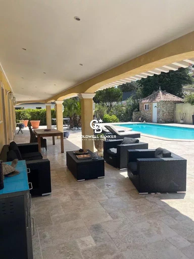 Compra: Vivenda (83600)