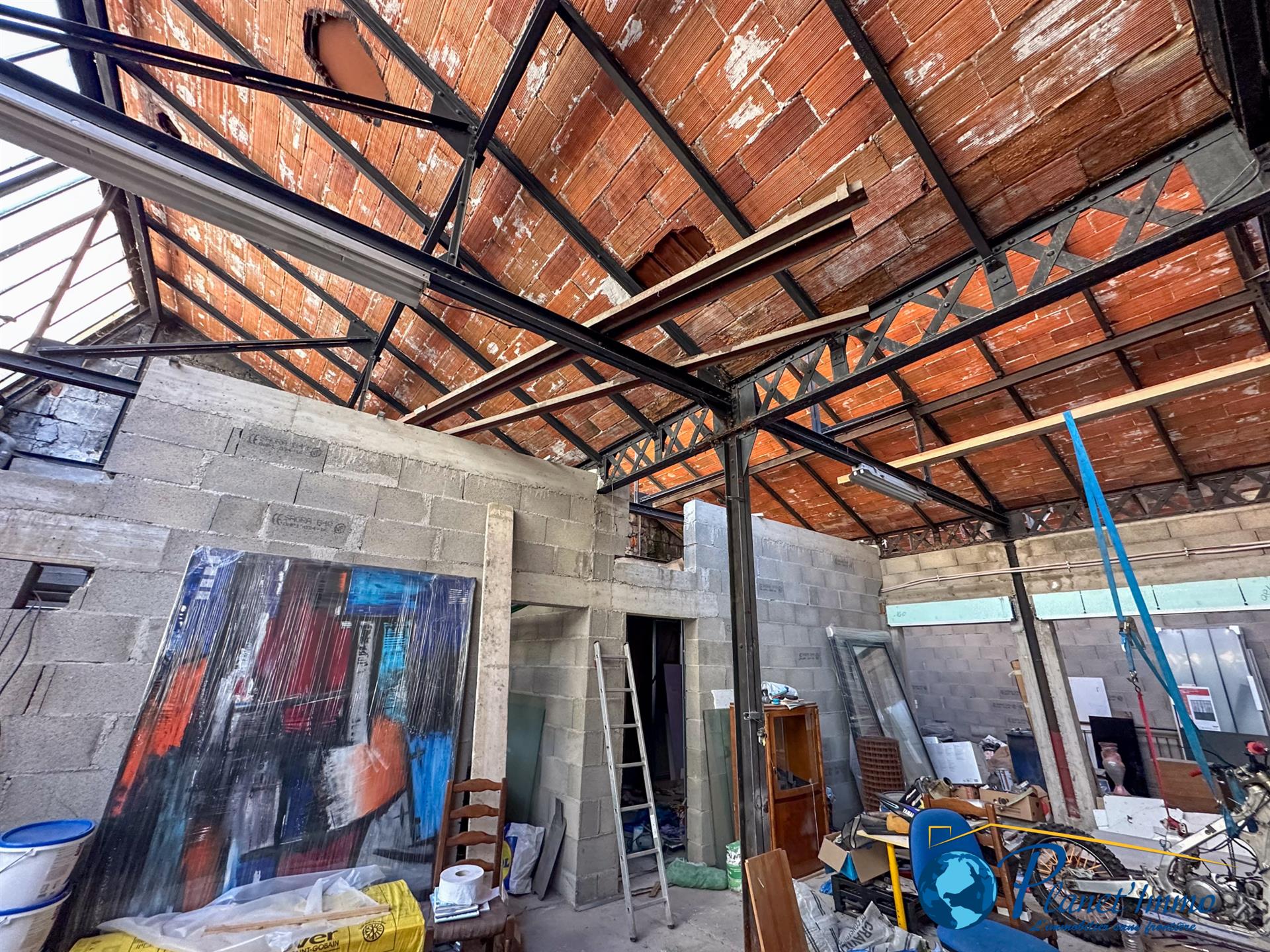 Saint-Etienne / Loft à aménager de 133m2.