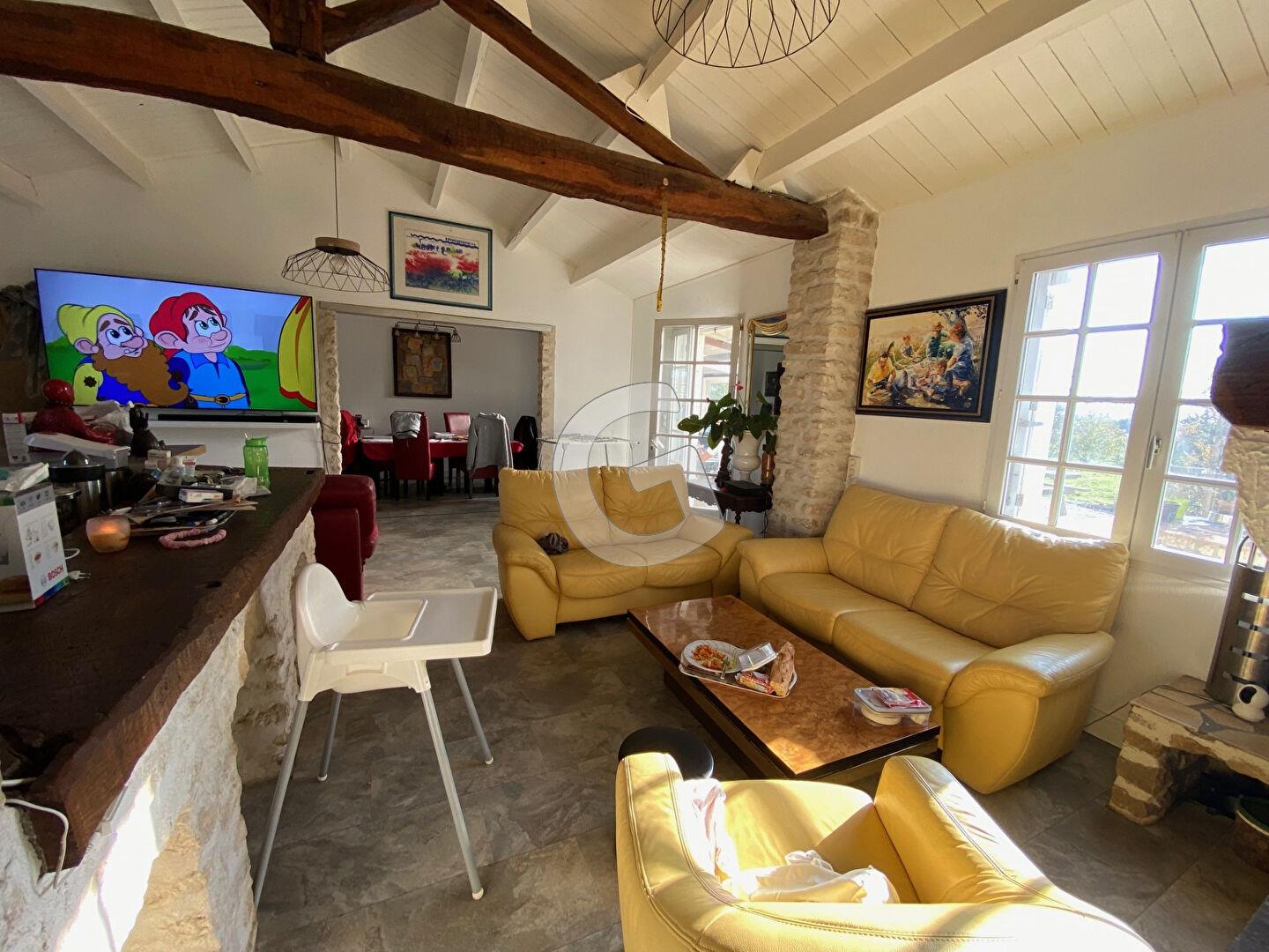 House 5 rooms 117m² for sale Angles