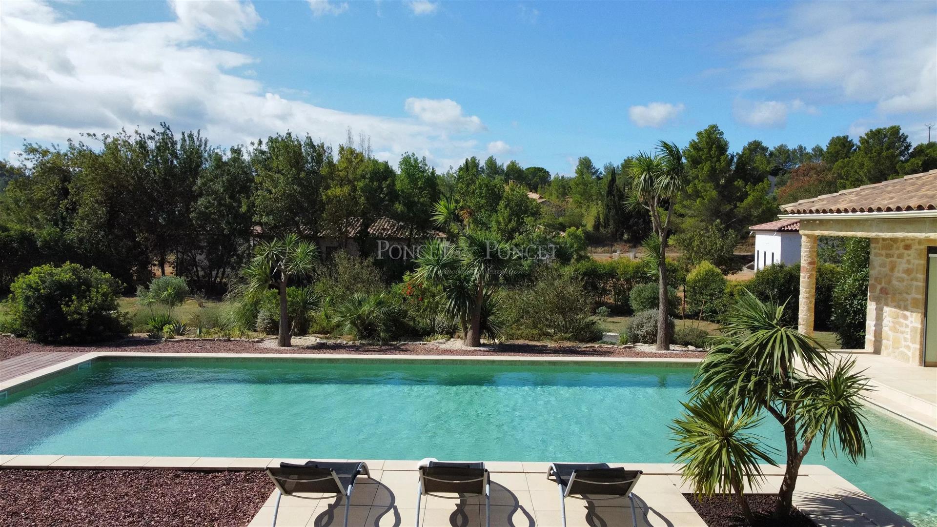 Exceptional villa close to Narbonne.