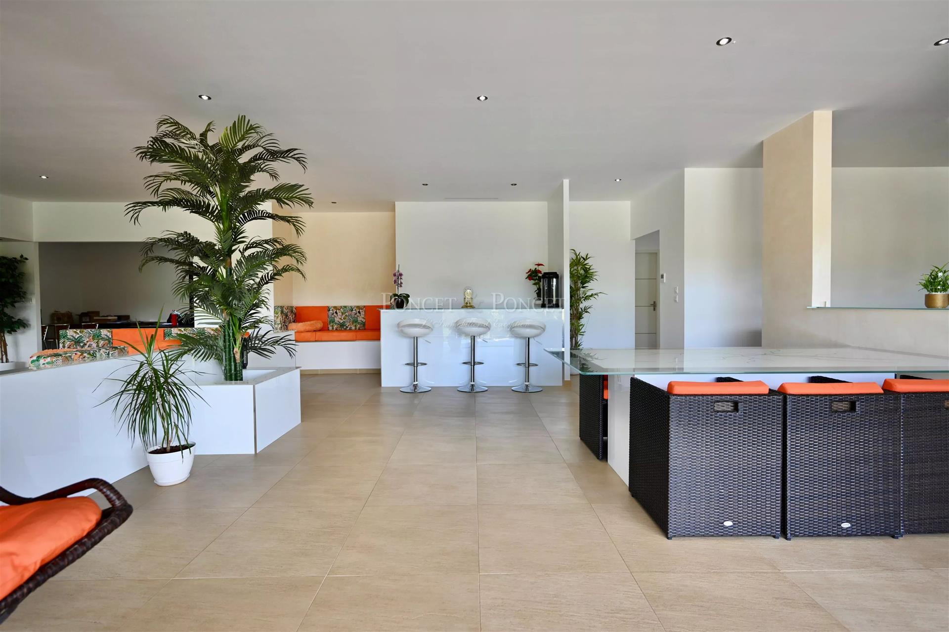 Exceptional villa close to Narbonne.